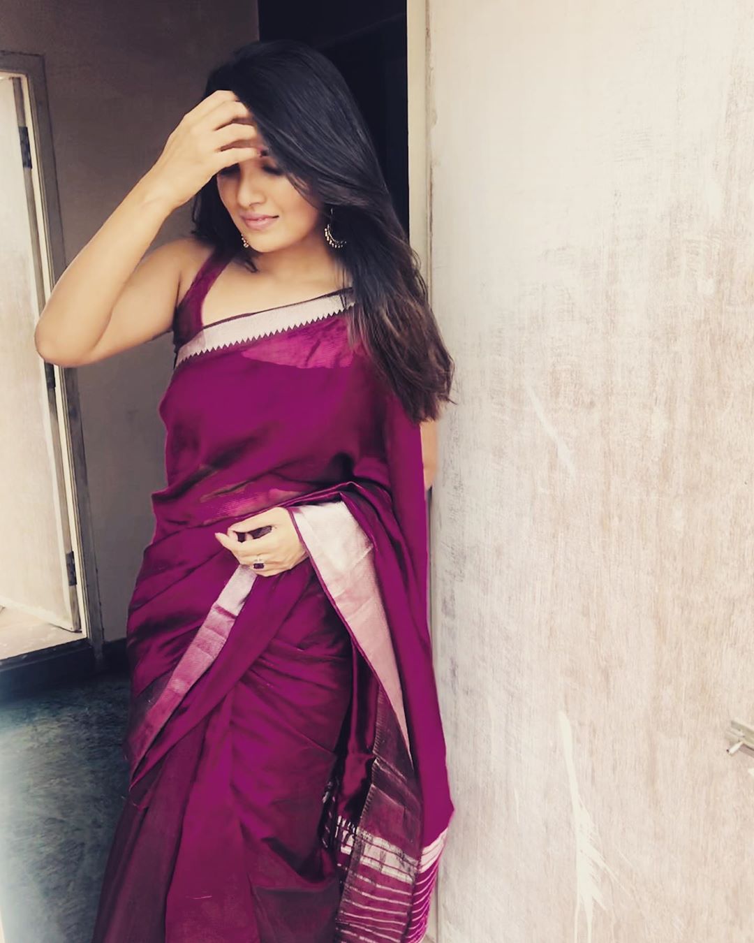 Actress Vani bhojan latest red saree images