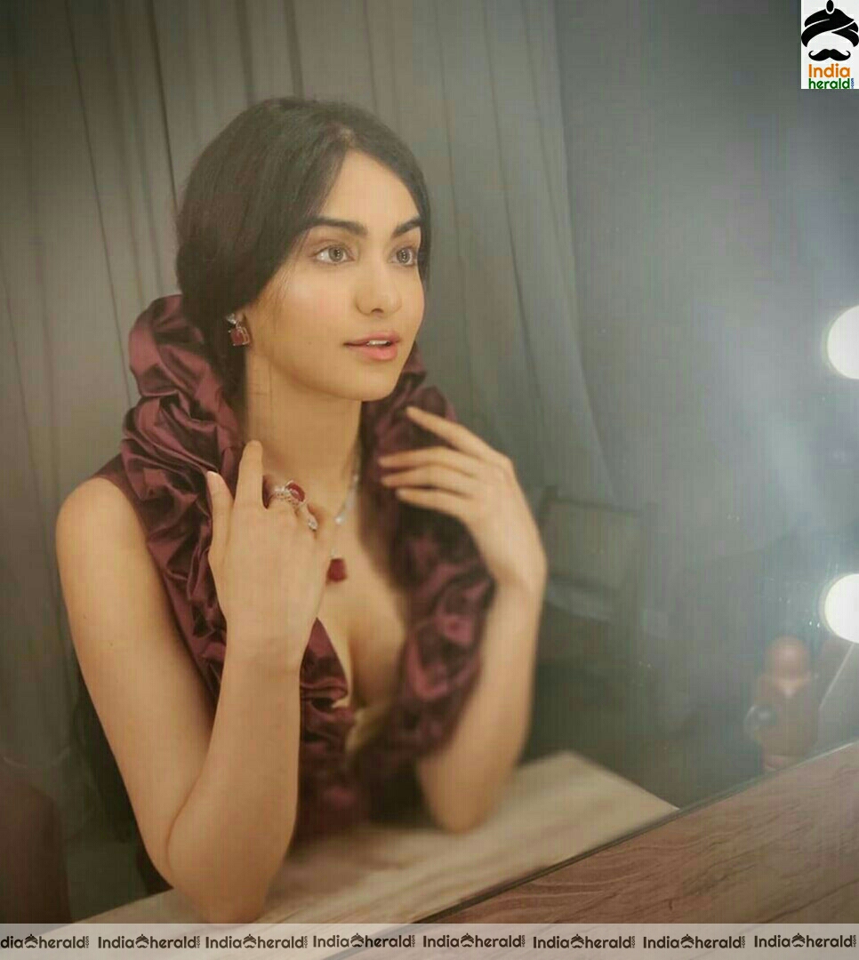 Adah Sharma Hot Cleavage Show Stills