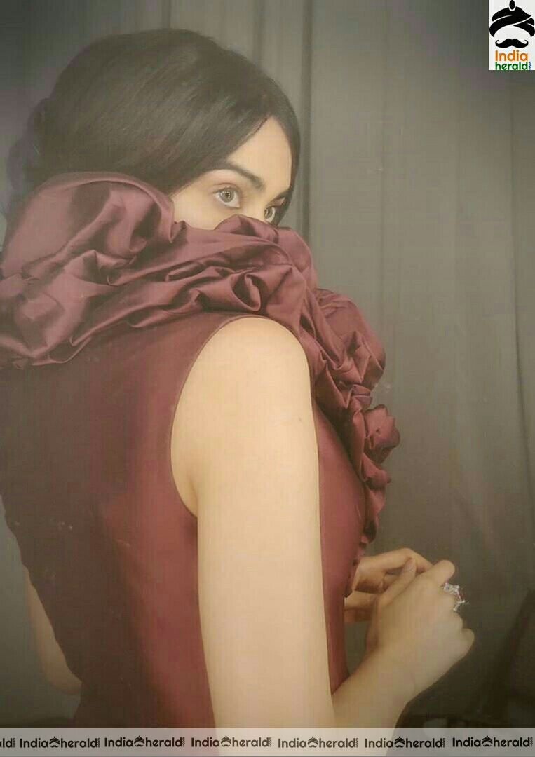 Adah Sharma Hot Cleavage Show Stills