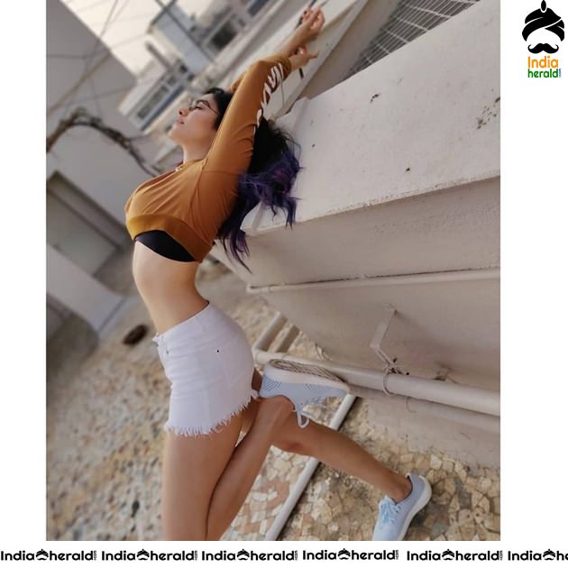 Adah Sharma Hot Cleavage Thighs and Chubby Waist Exposing Photos Set 1