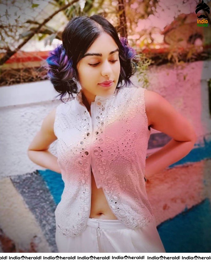 Adah Sharma Hot Cleavage Thighs and Chubby Waist Exposing Photos Set 1