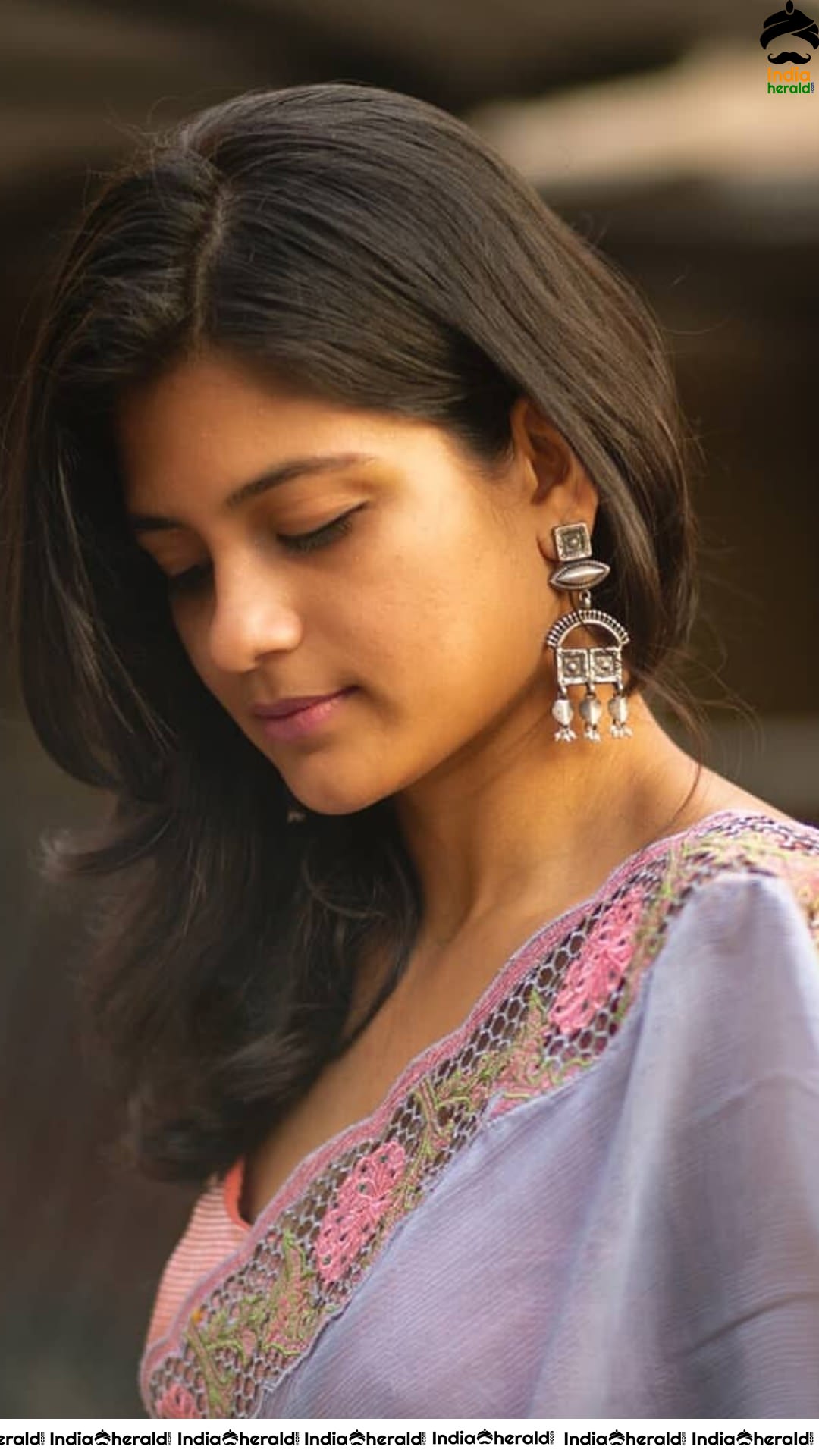 Aditi Balan Gorgeous Photos in Light Color Saree