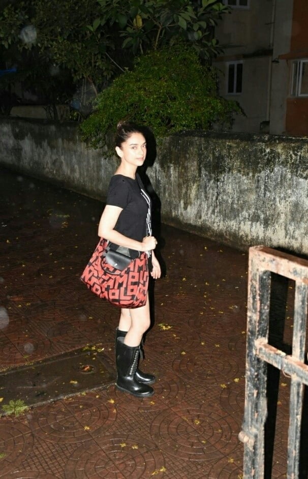 Aditi Rao In A Sexy Shorts Outside A Cafe In Mumbai