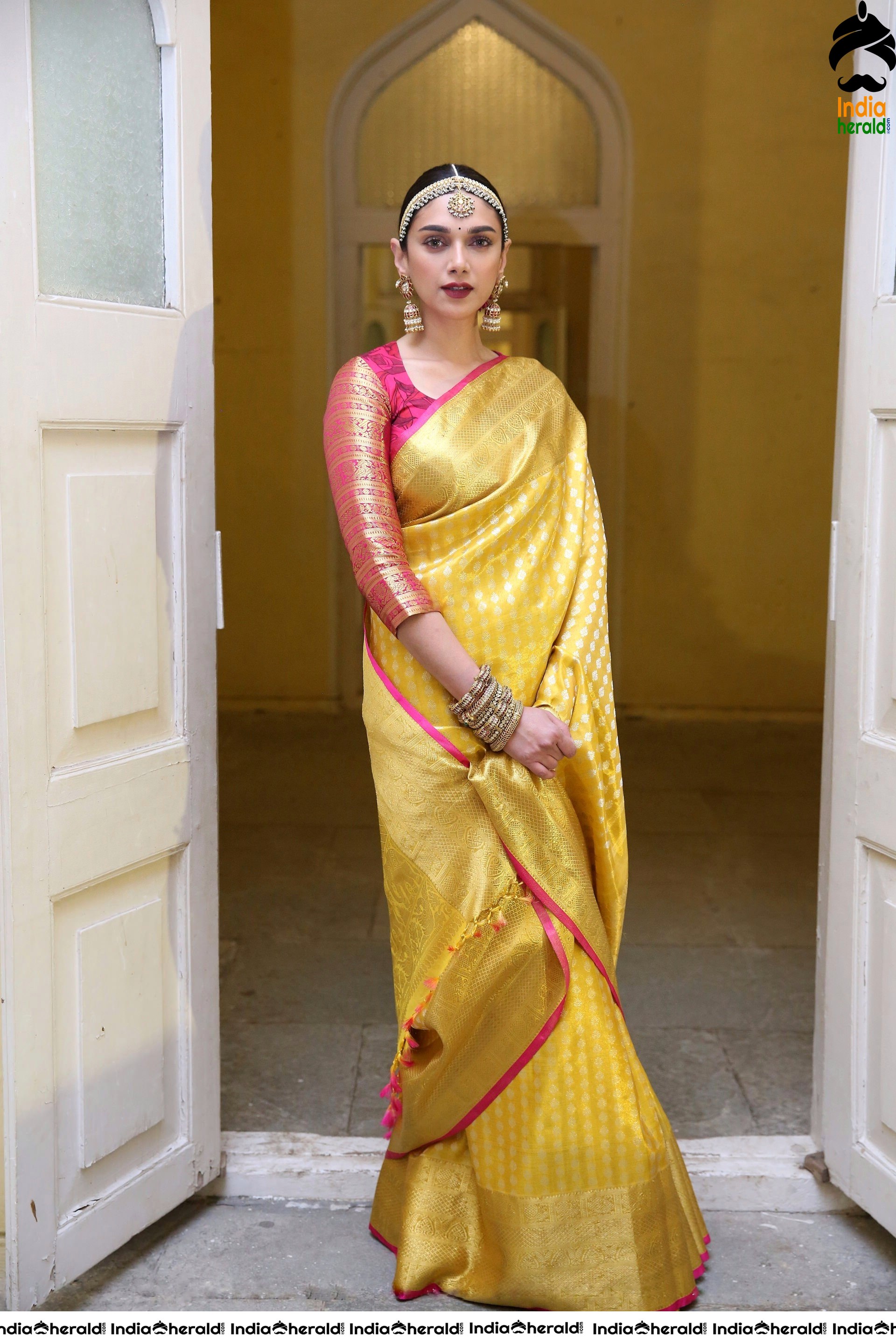 Aditi Rao is an Ethereal Beauty as she was dressed in Traditional Saree and Antique Jewellery