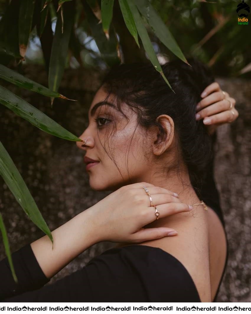 Ahaana Krishna Alluring Hot and Seductive Photos Set 3