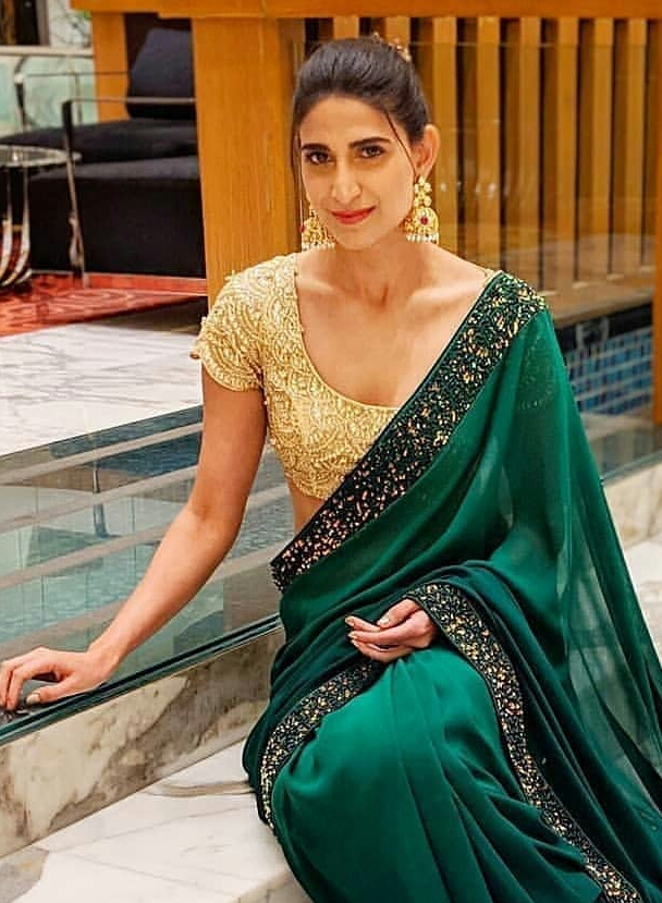 Ahana Kumra Looking Tempting Hot In Backless Blouse