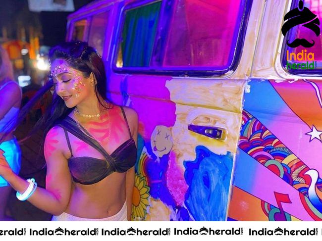 Aindrita Ray will tempt your mood in these Hot Photos Set 2