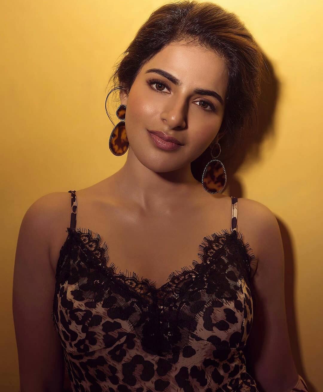 Aishwarya Menon Alluring Stills