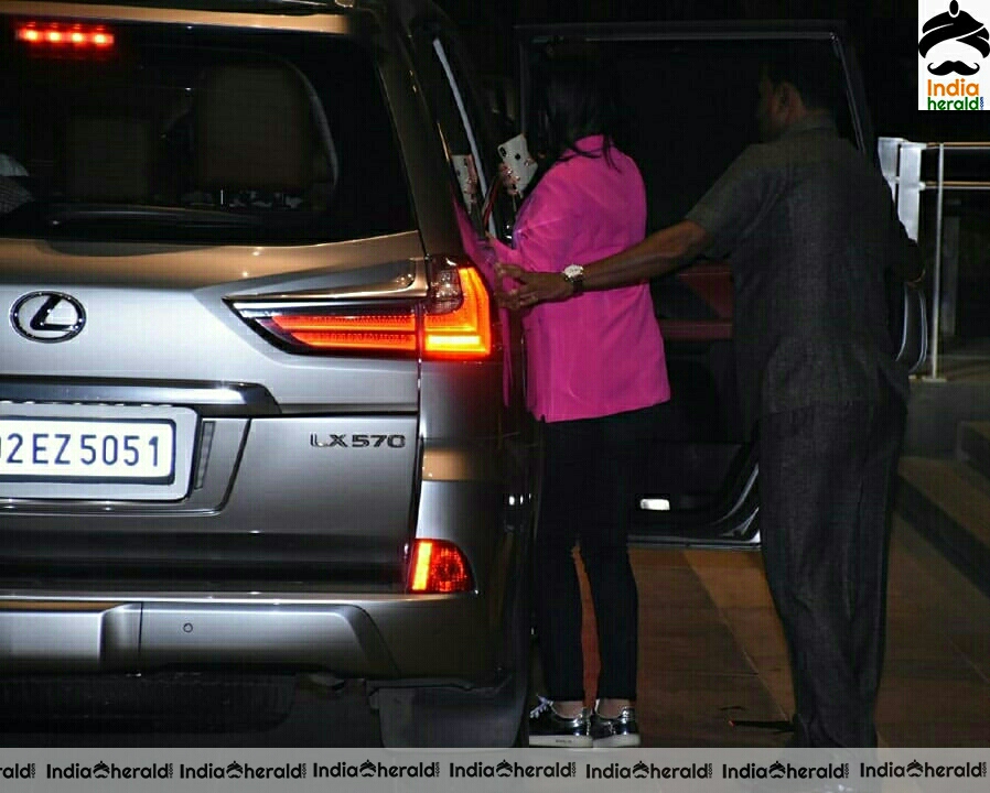 Aishwarya Rai And Abhishek Bachchan Spotted Outside At Bandra