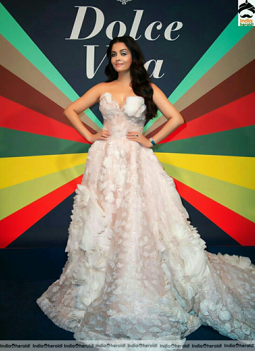 Aishwarya Rai Bachchan looking elegant in long frock