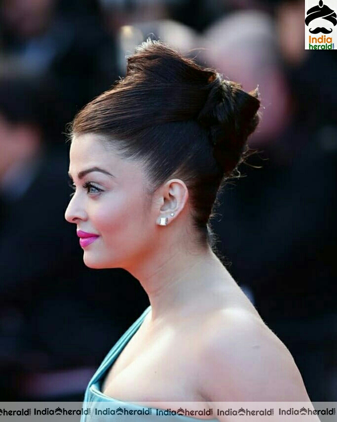 Aishwarya Rai Cute Blue Dress Stills