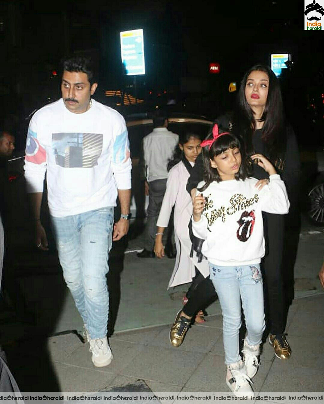 Aishwarya Rai spotted with her daughter and hubby at Mumbai Airport