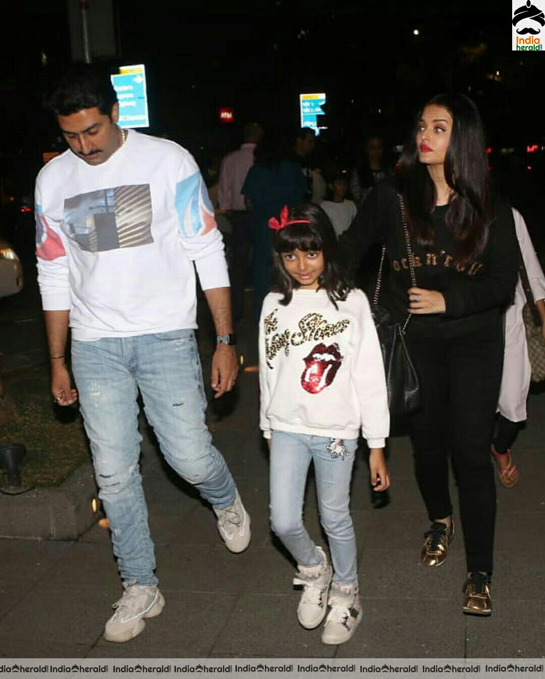 Aishwarya Rai spotted with her daughter and hubby at Mumbai Airport