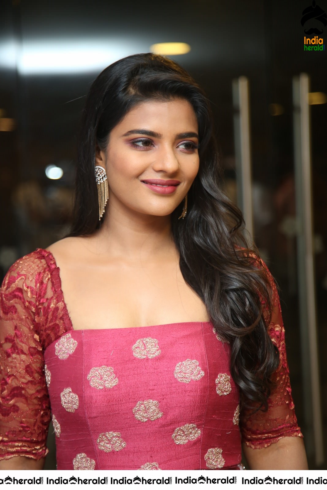 Aishwarya Rajesh Latest Stills Set 2