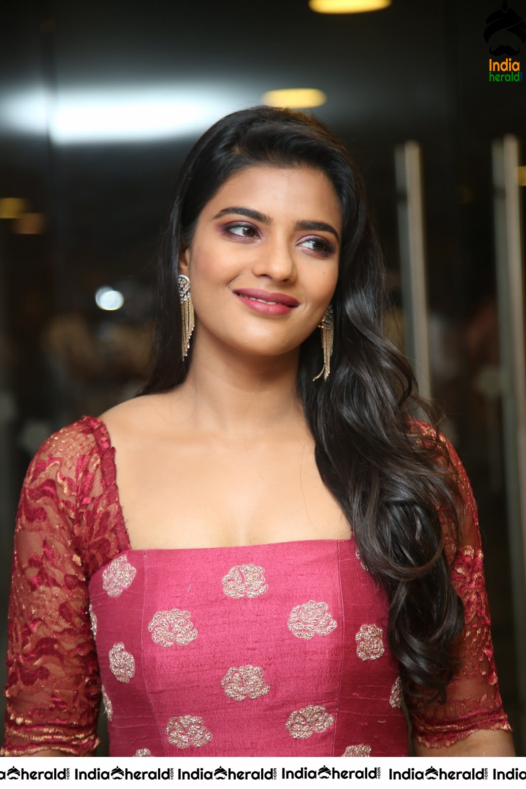 Aishwarya Rajesh Latest Stills Set 2