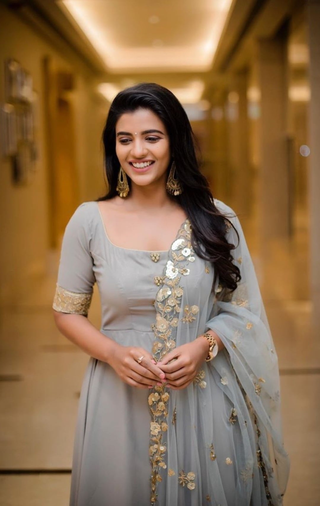 Aishwarya Rajesh Looking So Pretty In a Traditional Dress At Press Meet