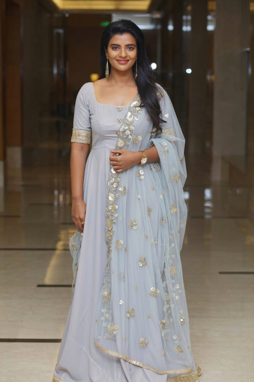Aishwarya Rajesh Looking So Pretty In Traditional Dress At A Press Meet