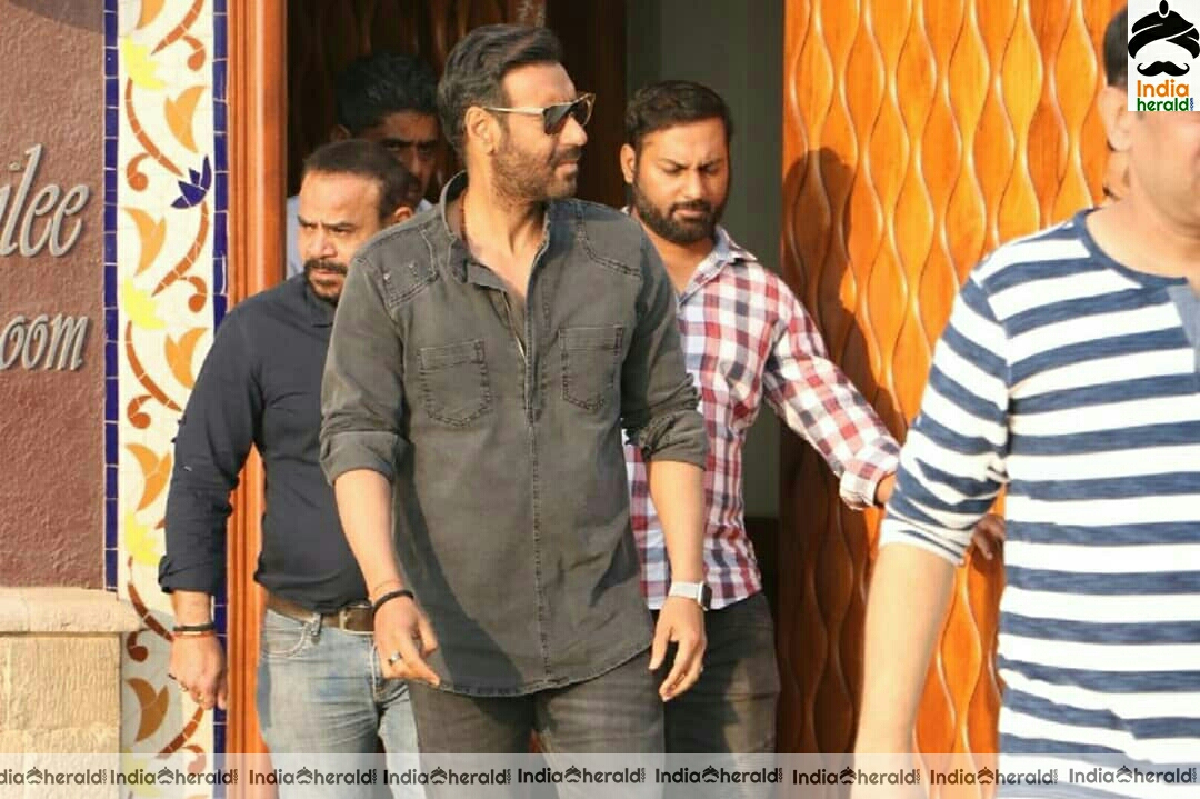 Ajay Devgan and Kajol Devgan Spotted Promoting Their Film Tanhaji