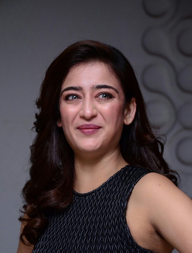 Akshara Haasan At The Press Meet Of Kadaram Kondan Set 1