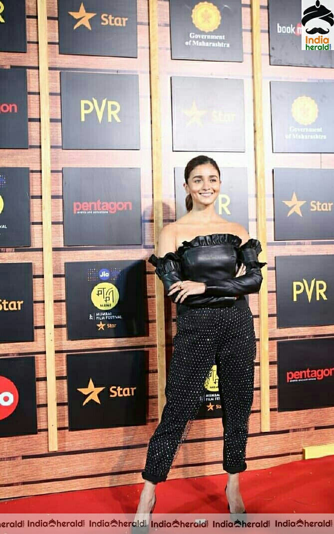 Alia Bhatt Hot At MAMI Awards 2019