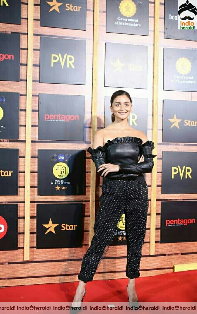 Alia Bhatt Hot At MAMI Awards 2019