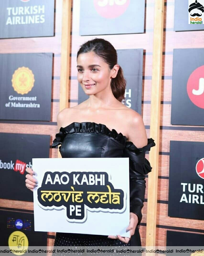 Alia Bhatt Hot At MAMI Awards 2019