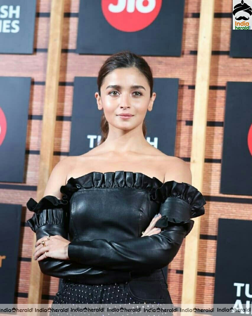 Alia Bhatt Hot At MAMI Awards 2019