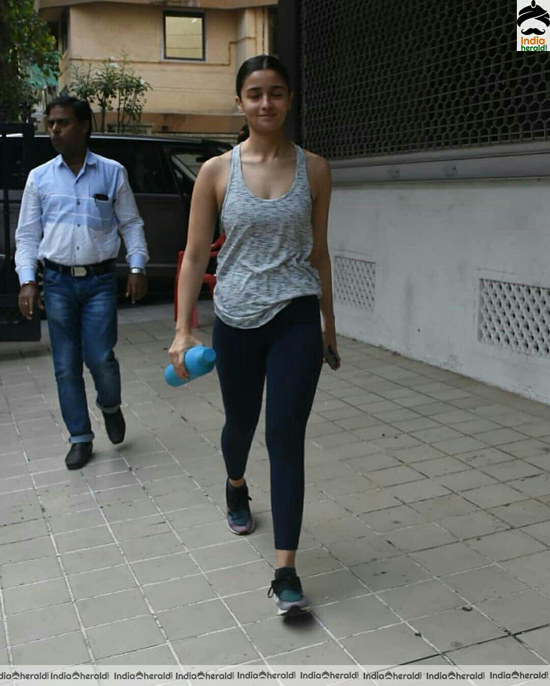 Alia Bhatt In Gym Dress White Spotted Outside Bandra