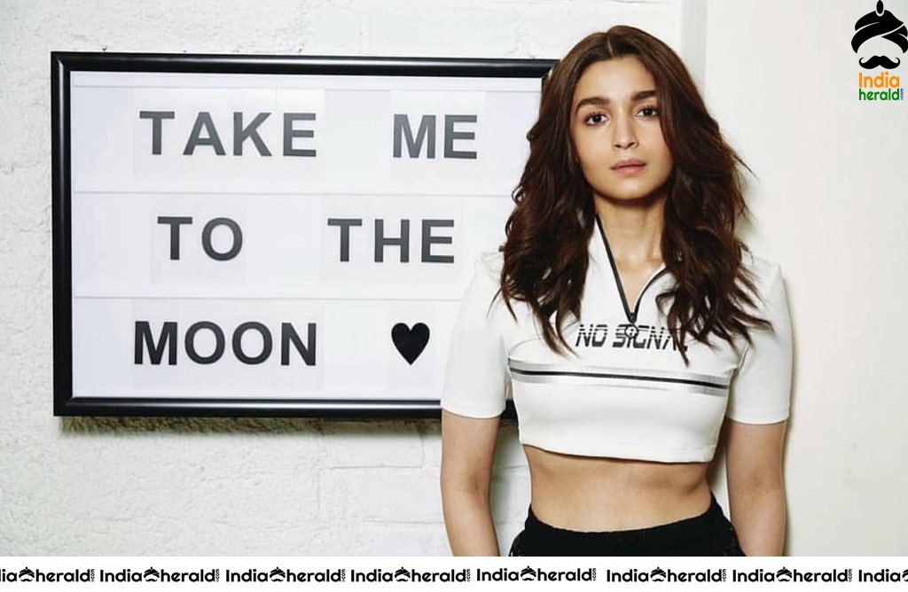 Alia Bhatt Hot Unseen Rare Photos Collection Set 1