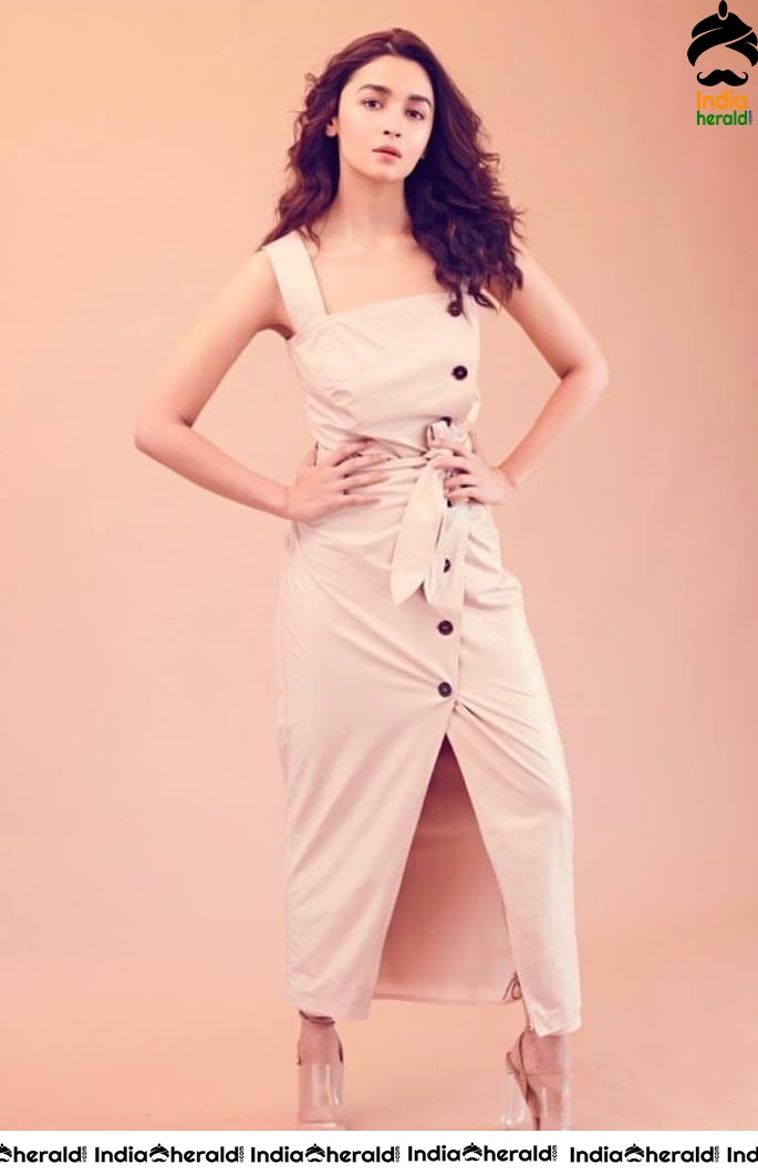 Alia Bhatt Hot Unseen Rare Photos Collection Set 3