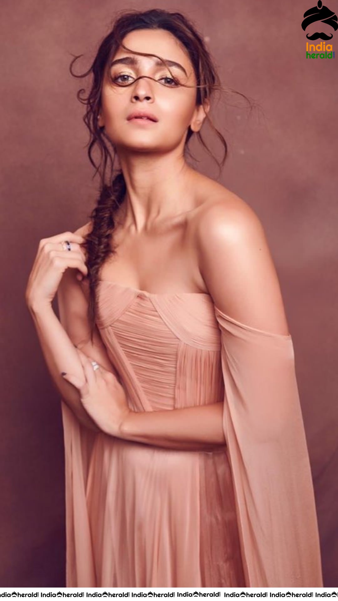 Alia Bhatt Looking Babelicious And Damn Hot In latest Photoshoot