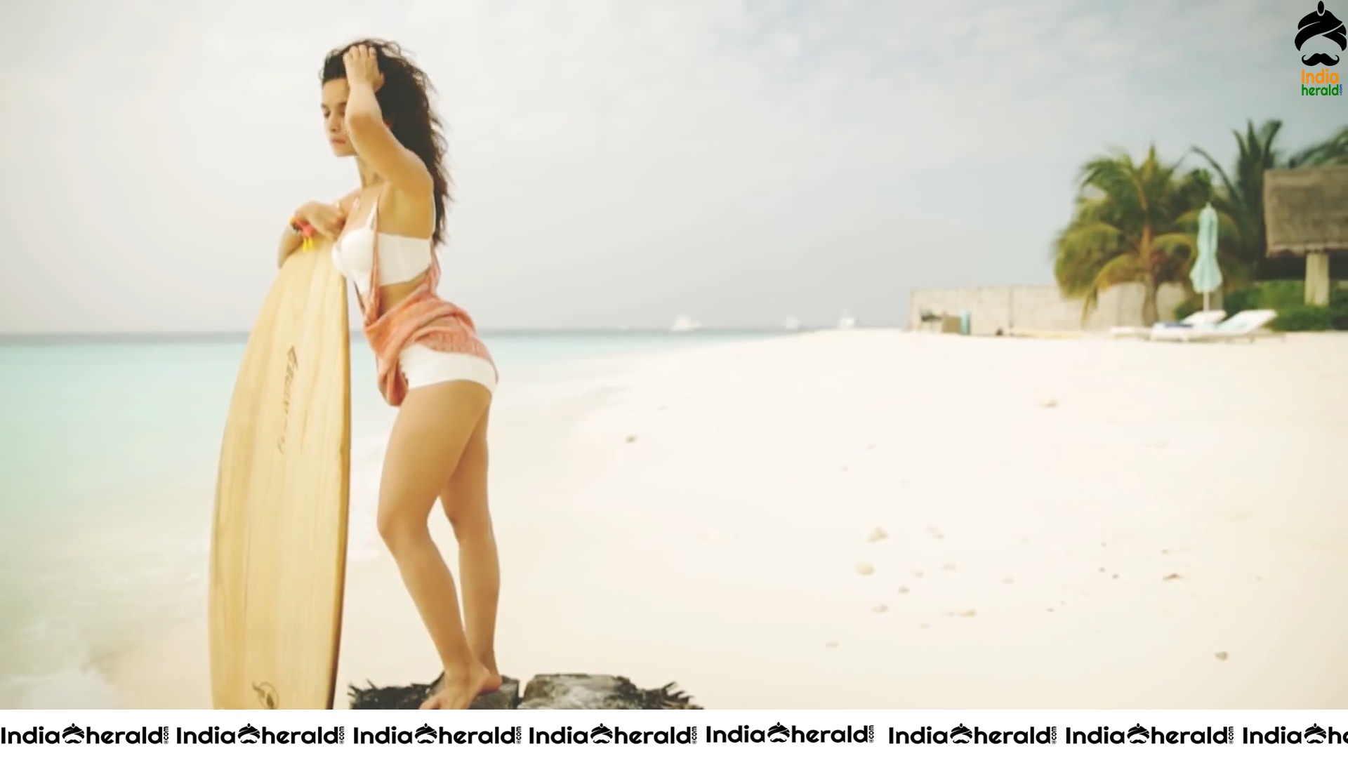 Alia Bhatt Sensuous and Hot Photoshoot clicks in Bikini by Beach Side Set 3