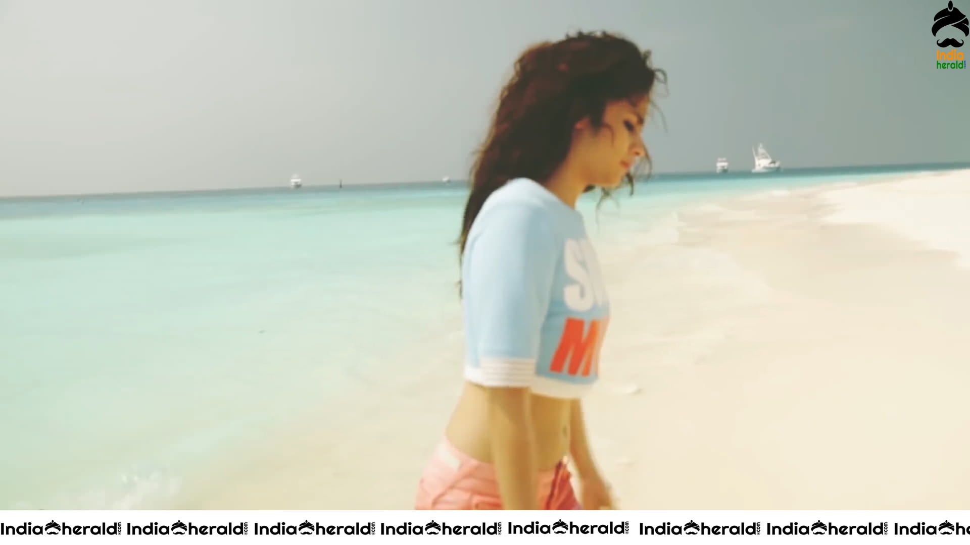 Alia Bhatt Sensuous and Hot Photoshoot clicks in Bikini by Beach Side Set 3