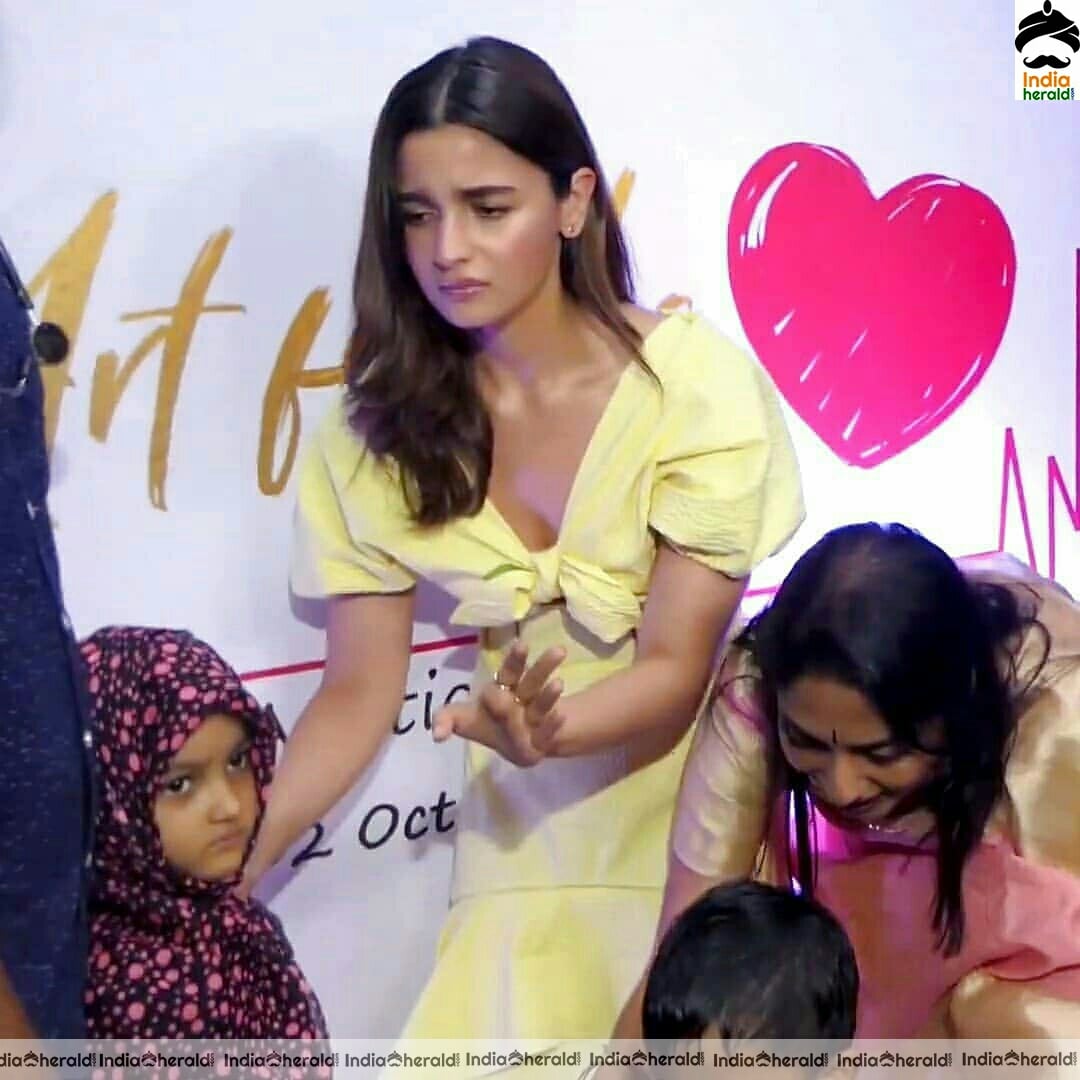 Alia Bhatt Snapped At Wadia Children Hospital Event