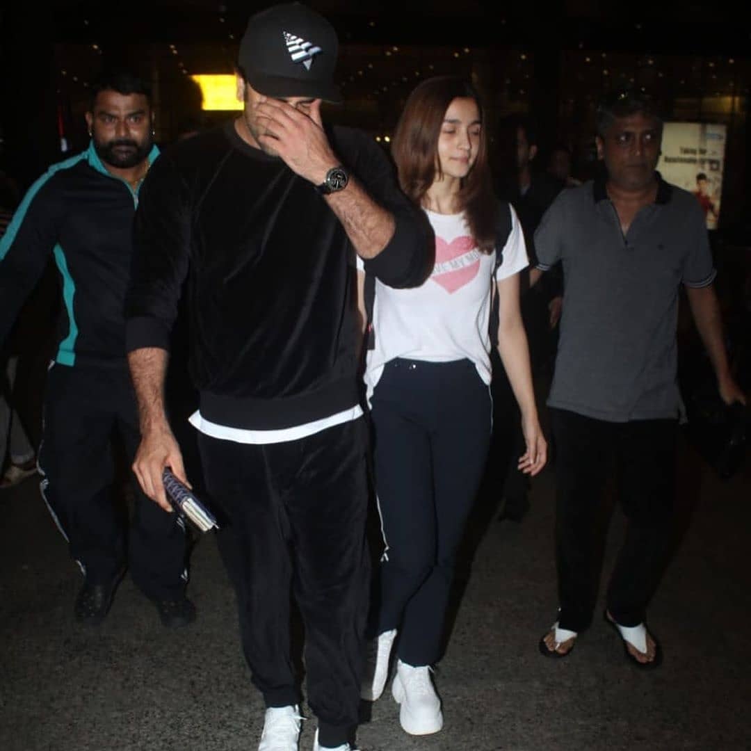 Alia Bhatt Spotted At Mumbai Airport With Her Boy Friend Ranbir Kapoor