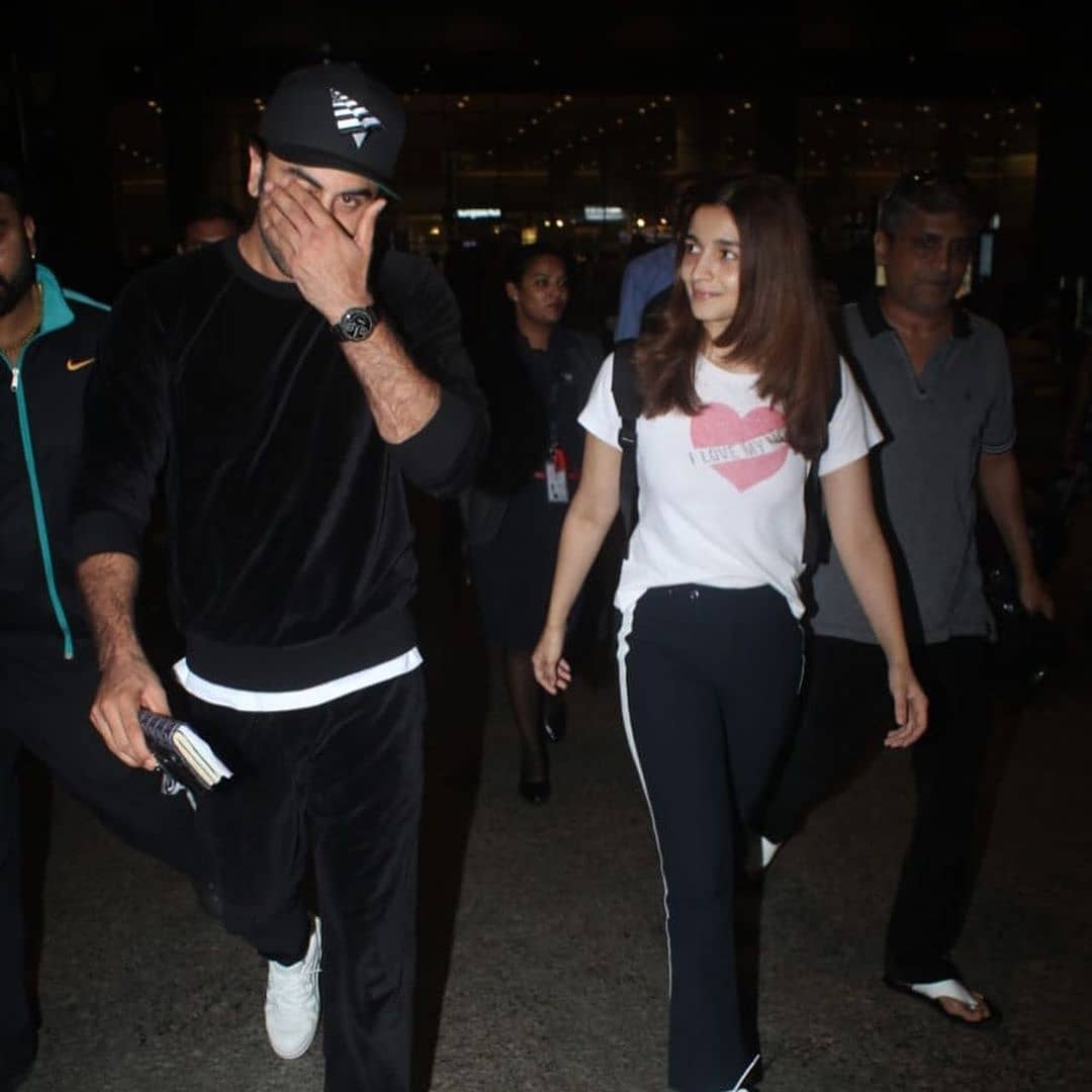 Alia Bhatt Spotted At Mumbai Airport With Her Boy Friend Ranbir Kapoor