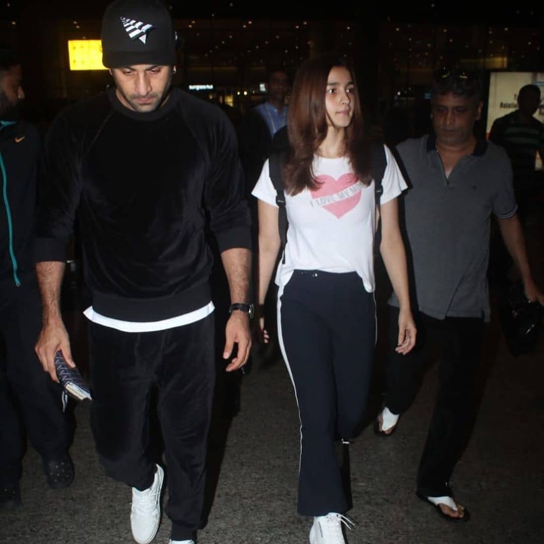 Alia Bhatt Spotted At Mumbai Airport With Her Boy Friend Ranbir Kapoor