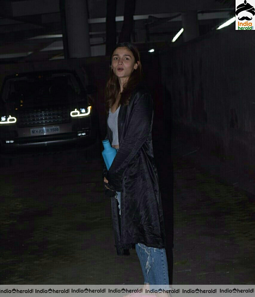 Alia looking gorgeous without make up