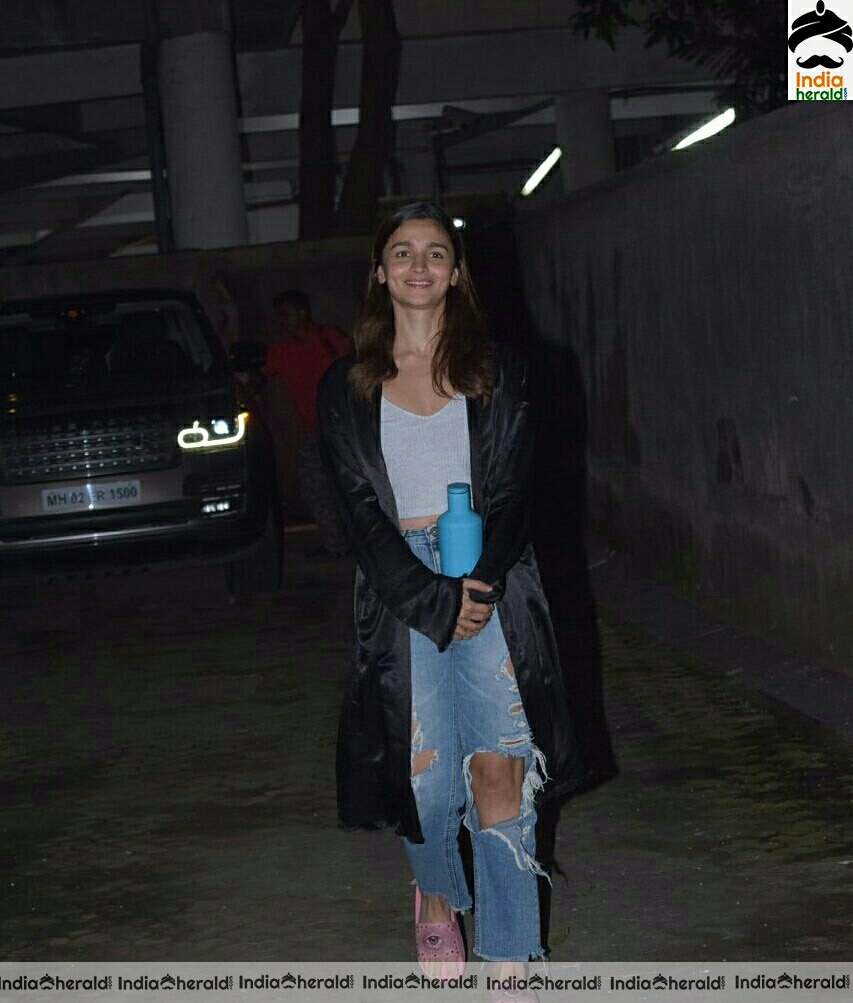 Alia looking gorgeous without make up