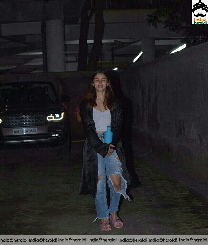 Alia looking gorgeous without make up