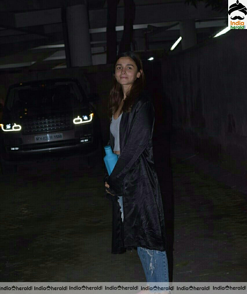 Alia looking gorgeous without make up