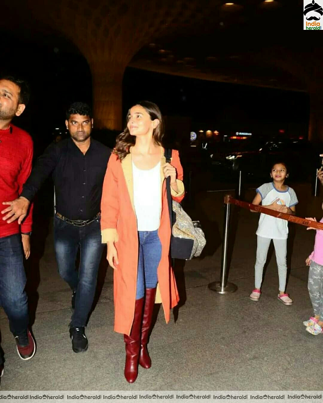 Alia spotted at Delhi airport