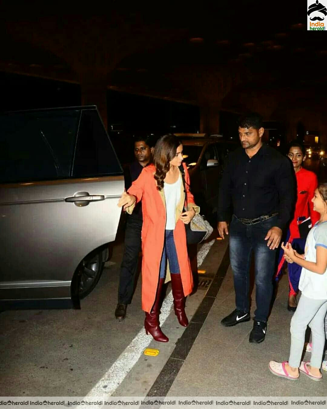 Alia spotted at Delhi airport