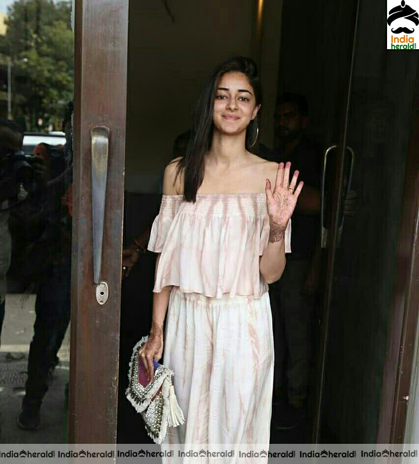 Alluring Ananya Pandey Hot At Bandra