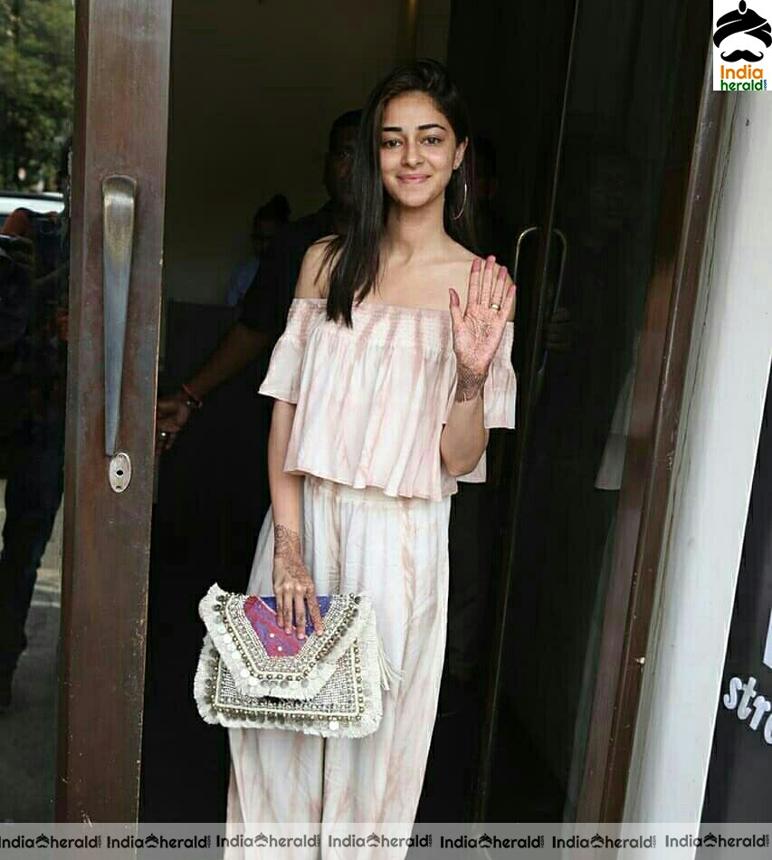 Alluring Ananya Pandey Hot At Bandra