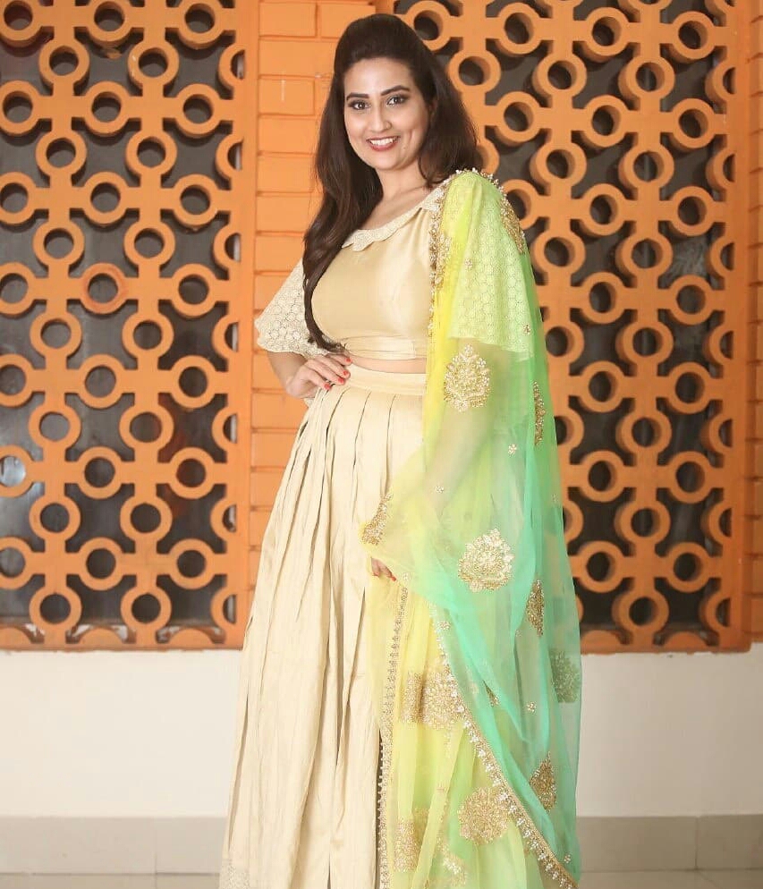 Alluring Anchor Manjusha Hot Stills