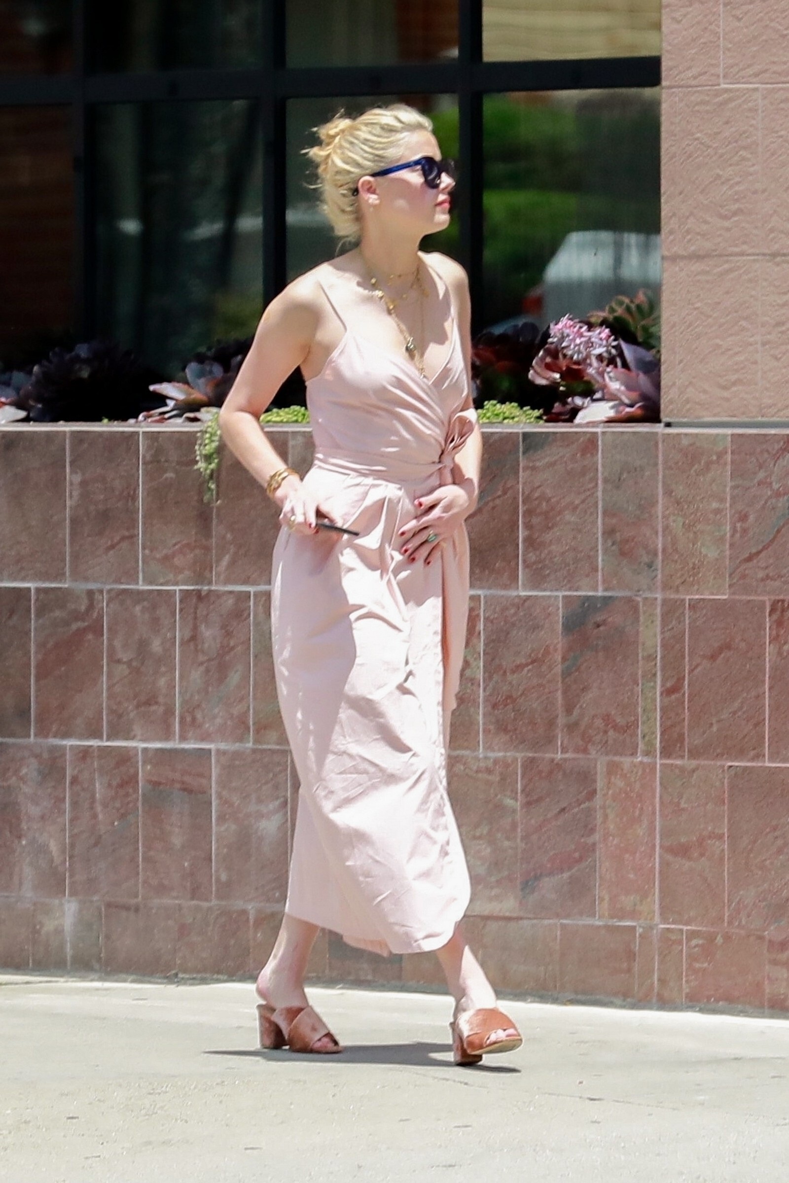 Amber Heard Spotted At Los Angeles