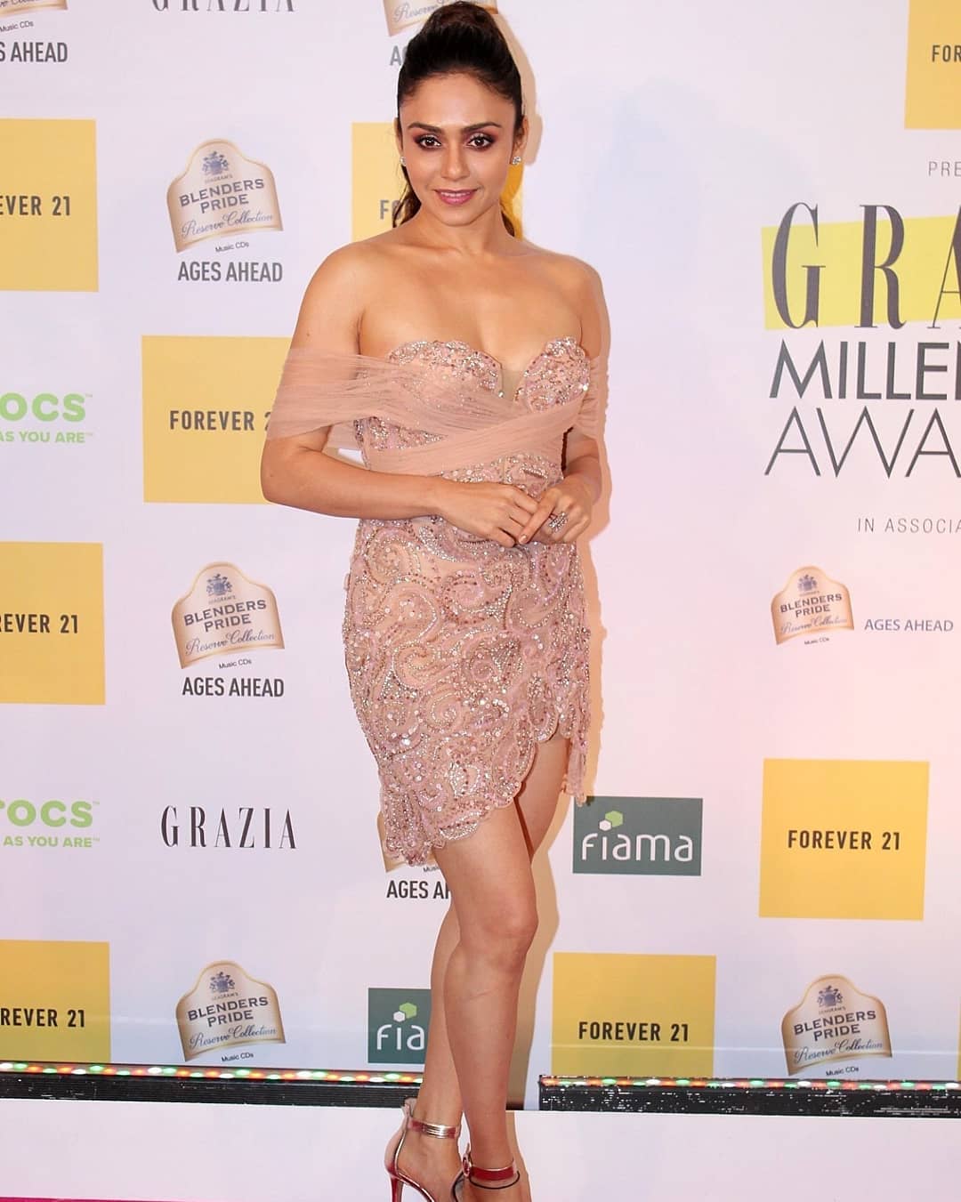 Amruta Khan Vilkar Oozing Hotness At An Award Show