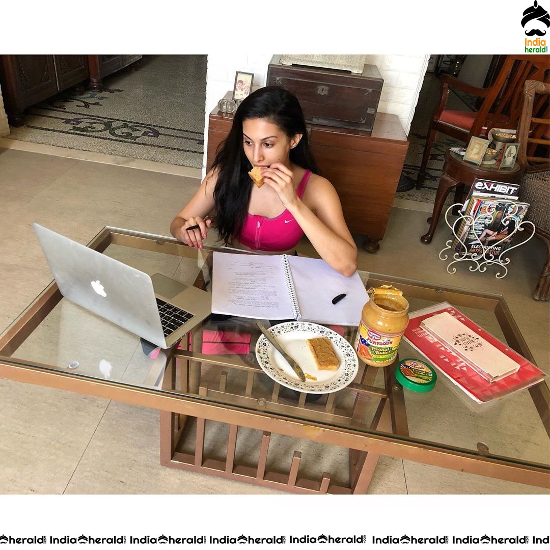 Amyra Dastur Hot Tempting and Exposing Photos Collection Set 2