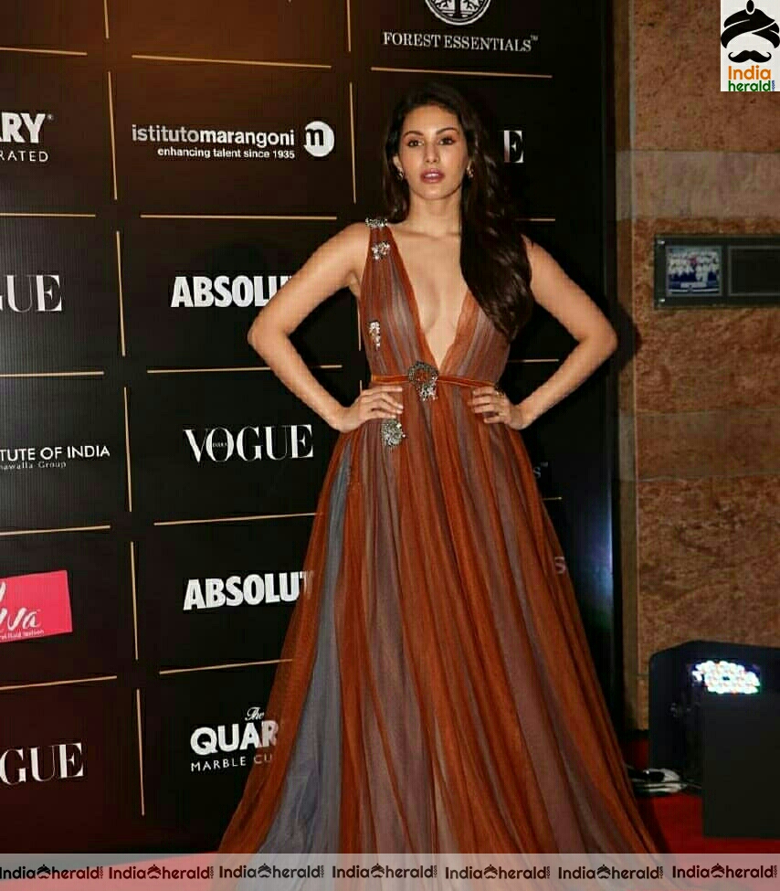 Amyradastur Hot At Vogue Women Of The Day Awards 2019